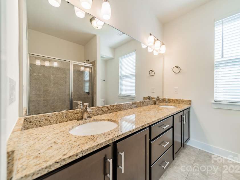 947 Warren Burgess Lane, Charlotte, NC 28205.  MLS# CAR4200841, YatesRealty ID 13601. 