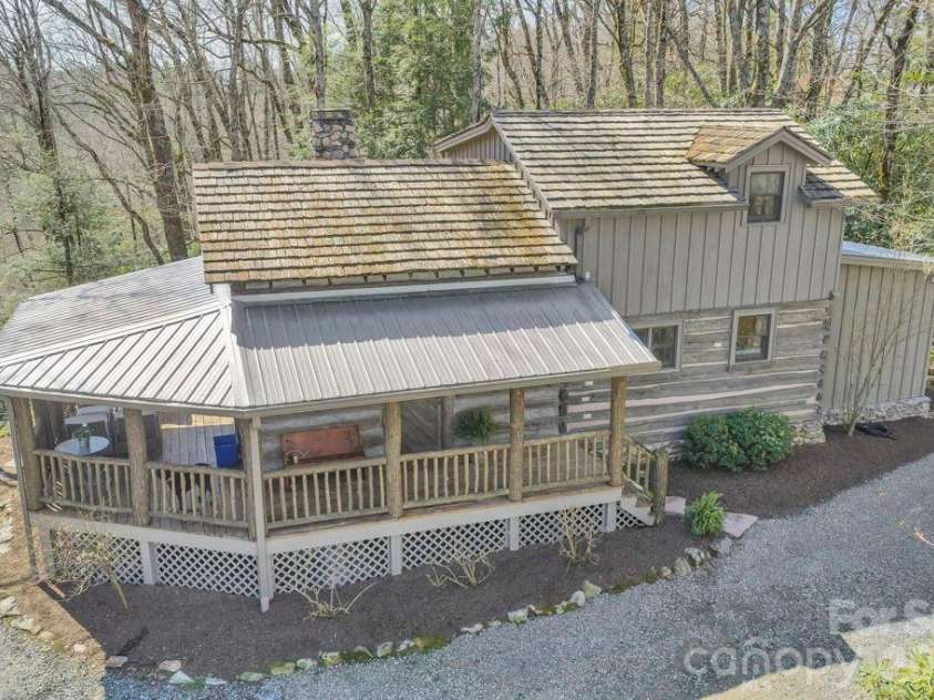 572 Skyland View Drive, Blowing Rock, NC 28605.  MLS# CAR4366871, YatesRealty ID 13602. 