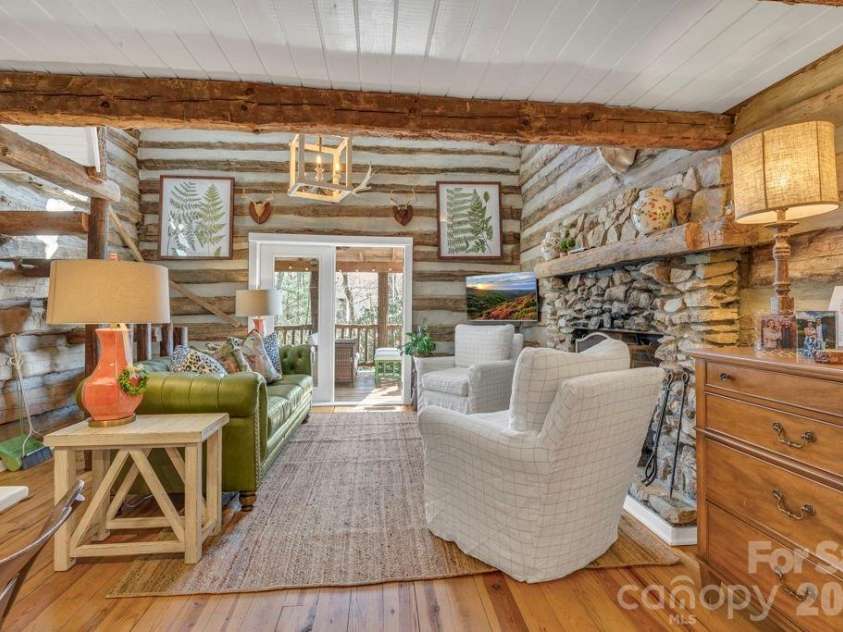 572 Skyland View Drive, Blowing Rock, NC 28605.  MLS# CAR4366871, YatesRealty ID 13602. 
