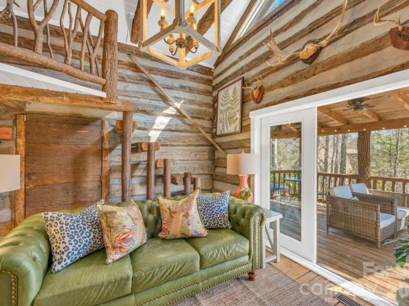 572 Skyland View Drive, Blowing Rock, NC 28605.  MLS# CAR4366871, YatesRealty ID 13602. 