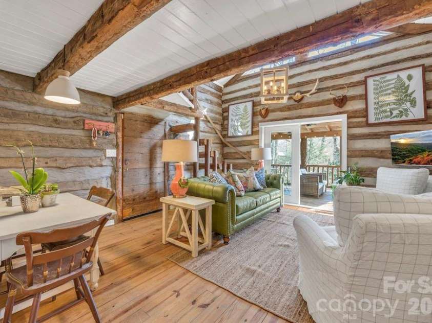 572 Skyland View Drive, Blowing Rock, NC 28605.  MLS# CAR4366871, YatesRealty ID 13602. 
