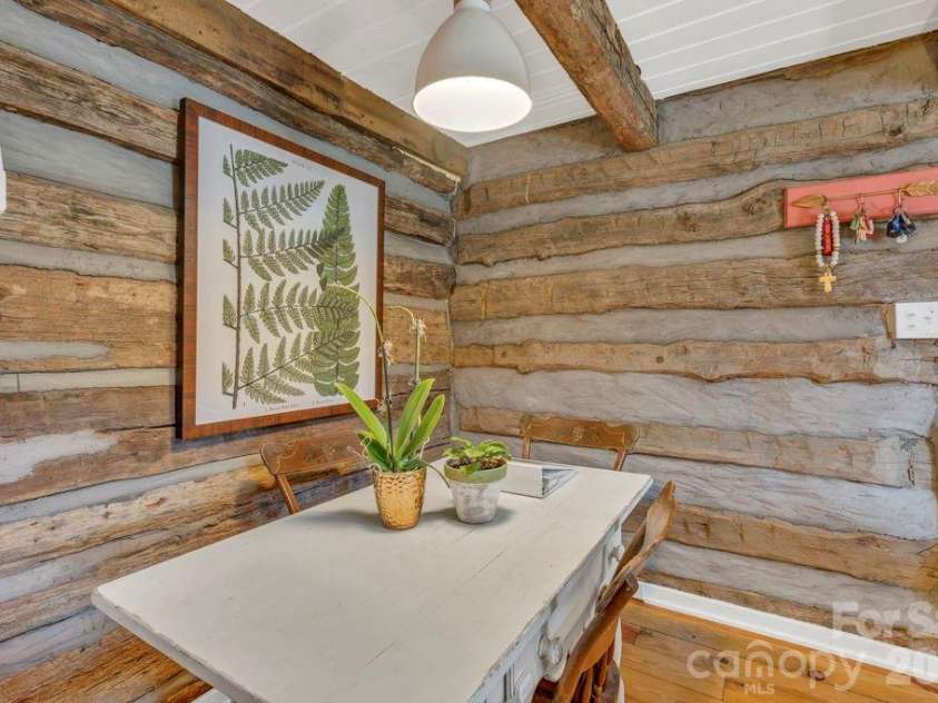 572 Skyland View Drive, Blowing Rock, NC 28605.  MLS# CAR4366871, YatesRealty ID 13602. 