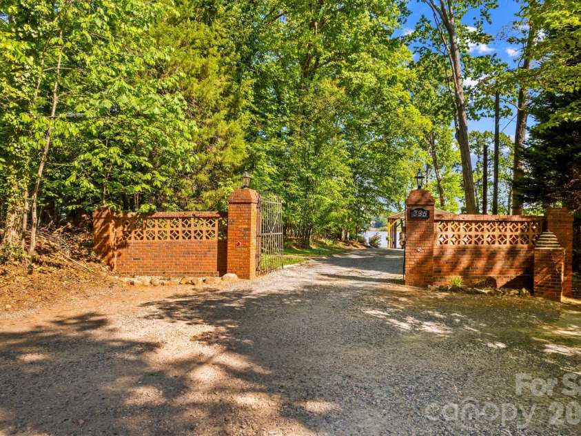 395 Rendleman Drive, Salisbury, NC 28146.  MLS# CAR4367217, YatesRealty ID 13604. 
