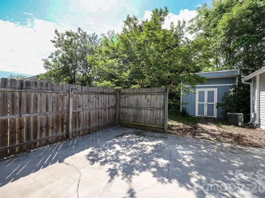 11222 Treebark Drive, Pineville, NC 28134.  MLS# CAR4370520, YatesRealty ID 13605. 