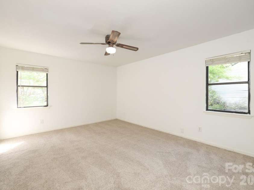 11222 Treebark Drive, Pineville, NC 28134.  MLS# CAR4370520, YatesRealty ID 13605. 