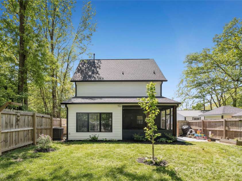 324 Elm Street, Belmont, NC 28012.  MLS# CAR4256973, YatesRealty ID 13605. 