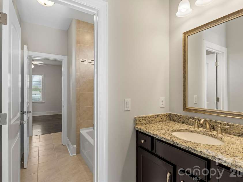 101 Cross Current Lane, Belmont, NC 28012.  MLS# CAR4320517, YatesRealty ID 13607. Jack and Jill Secondary Bathroom