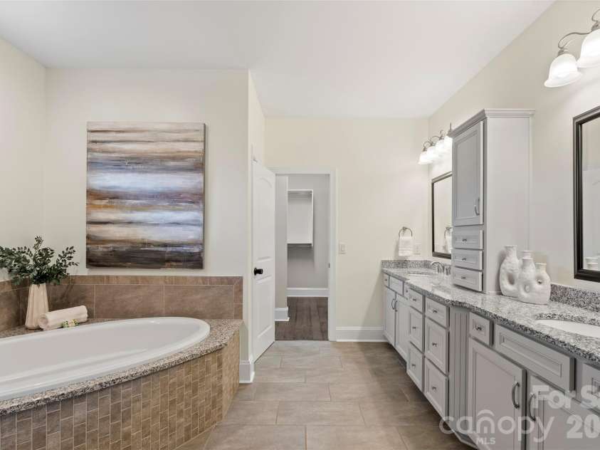 101 Cross Current Lane, Belmont, NC 28012.  MLS# CAR4320517, YatesRealty ID 13607. Primary Bathroom