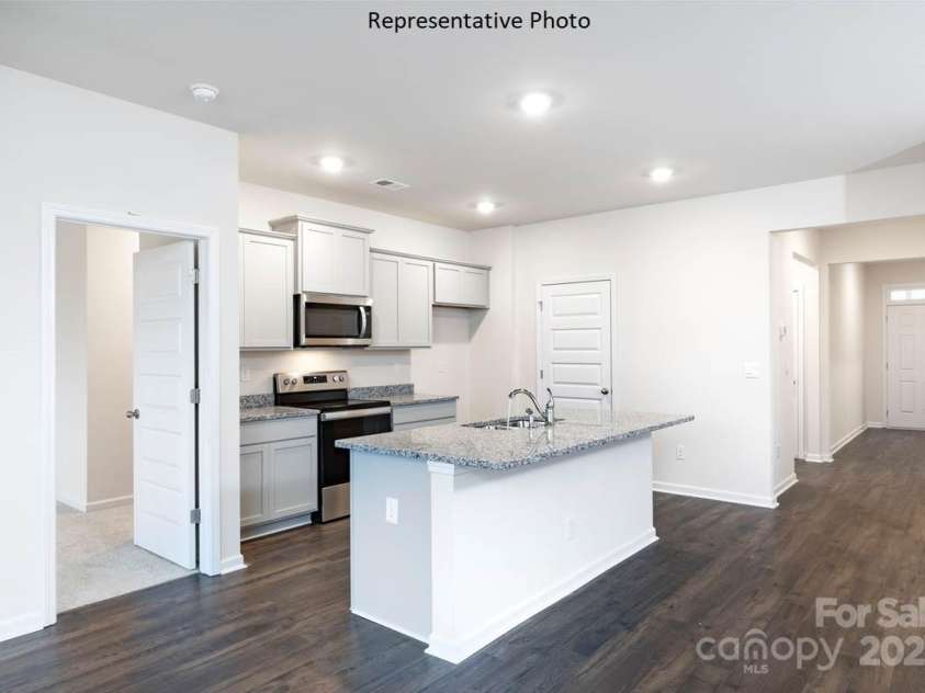 808 Candy Drive, Statesville, NC 28677.  MLS# CAR4239097, YatesRealty ID 13607. 