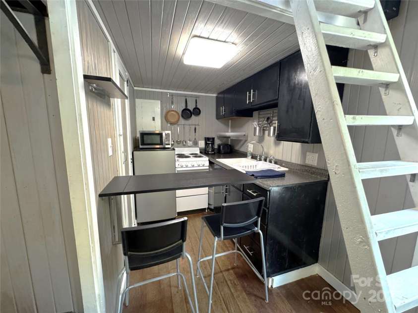 5535 Buffalo Cove Road, Lenoir, NC 28645.  MLS# CAR4256776, YatesRealty ID 13608. 