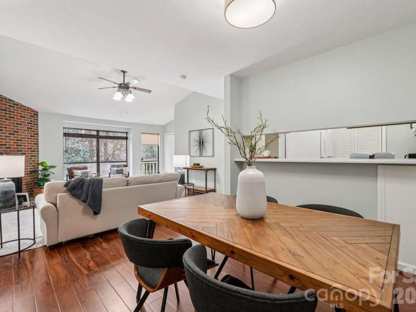 1606 Sharon Road, Charlotte, NC 28210.  MLS# CAR4348906, YatesRealty ID 13609. 