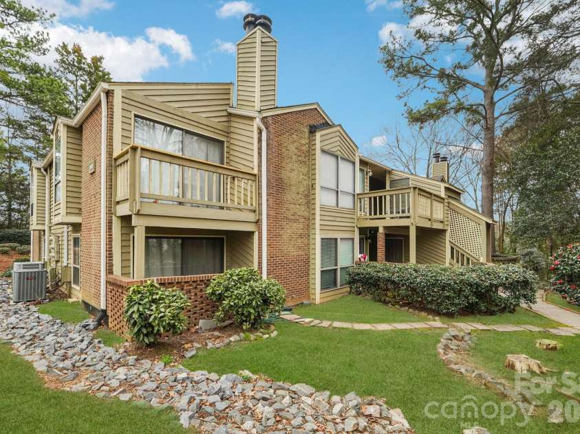 1606 Sharon Road, Charlotte, NC 28210.  MLS# CAR4348906, YatesRealty ID 13609. 
