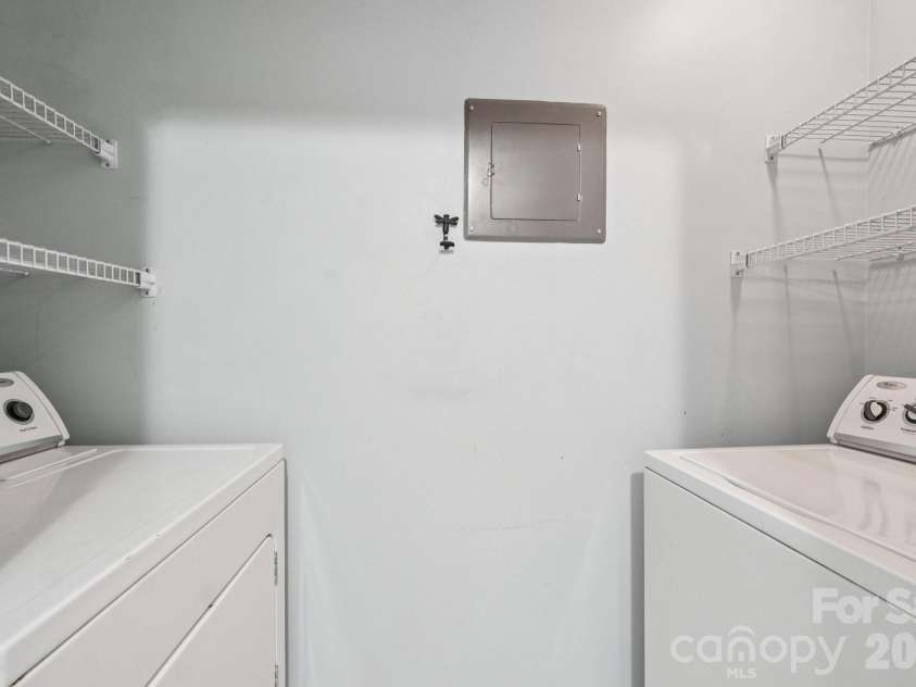 1606 Sharon Road, Charlotte, NC 28210.  MLS# CAR4348906, YatesRealty ID 13609. 