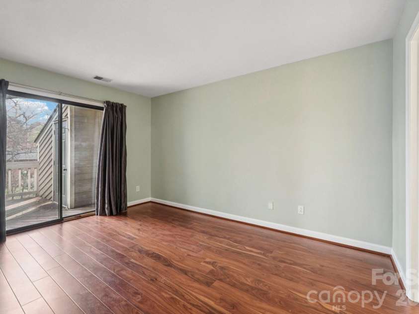1606 Sharon Road, Charlotte, NC 28210.  MLS# CAR4348906, YatesRealty ID 13609. 