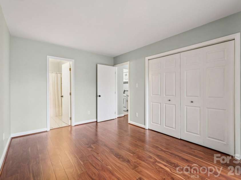 1606 Sharon Road, Charlotte, NC 28210.  MLS# CAR4348906, YatesRealty ID 13609. 