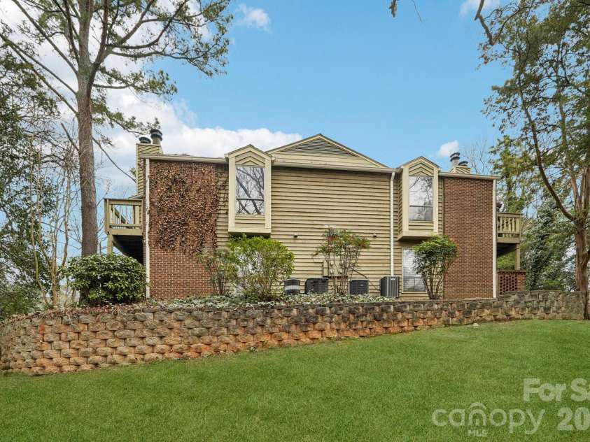 1606 Sharon Road, Charlotte, NC 28210.  MLS# CAR4348906, YatesRealty ID 13609. 