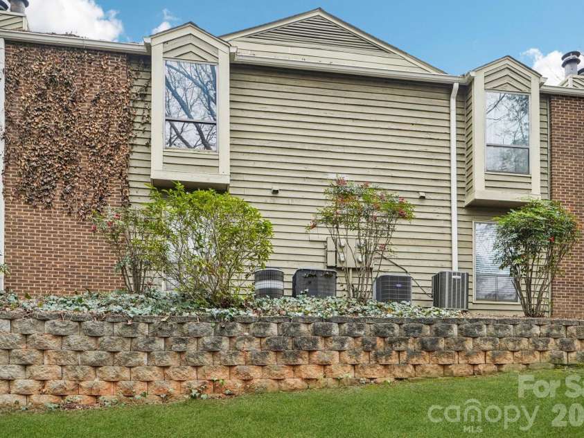 1606 Sharon Road, Charlotte, NC 28210.  MLS# CAR4348906, YatesRealty ID 13609. 