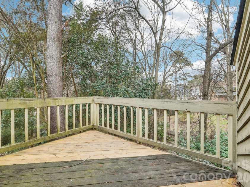1606 Sharon Road, Charlotte, NC 28210.  MLS# CAR4348906, YatesRealty ID 13609. 