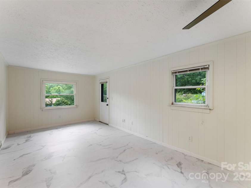 41 Aiken Street, Brevard, NC 28712.  MLS# CAR4259232, YatesRealty ID 13609. 