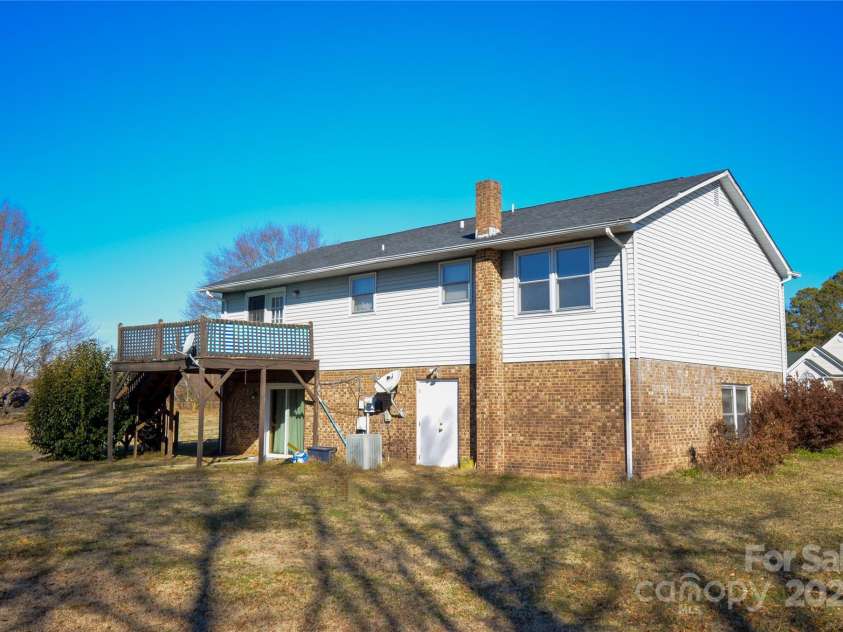 2725 Carla Drive, Shelby, NC 28150.  MLS# CAR4163496, YatesRealty ID 1361. 