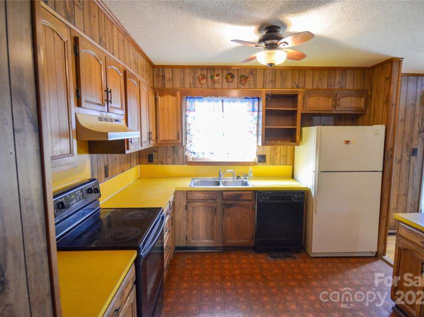 2725 Carla Drive, Shelby, NC 28150.  MLS# CAR4163496, YatesRealty ID 1361. 