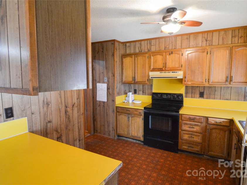 2725 Carla Drive, Shelby, NC 28150.  MLS# CAR4163496, YatesRealty ID 1361. 