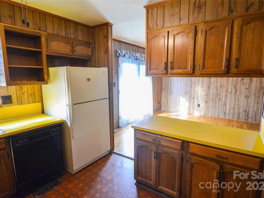 2725 Carla Drive, Shelby, NC 28150.  MLS# CAR4163496, YatesRealty ID 1361. 