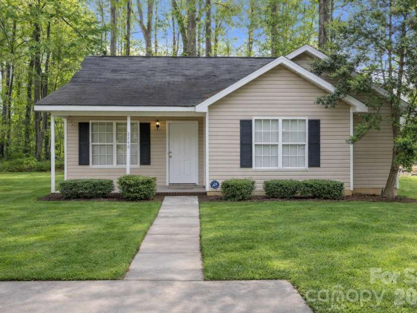 2246 Sunset Boulevard, Charlotte, NC 28269.  MLS# CAR4366304, YatesRealty ID 13610. Front of Home - Yard has been virtually enhanced.