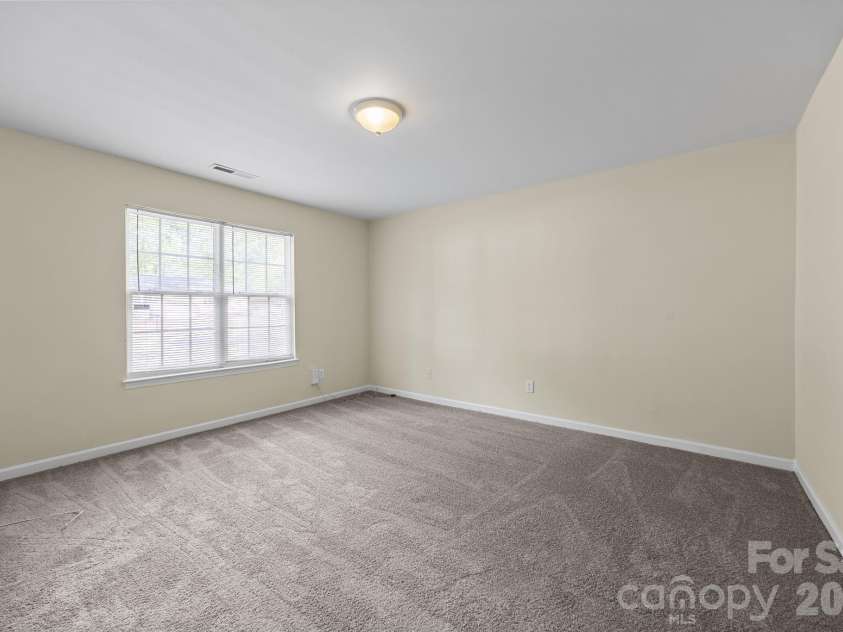 2246 Sunset Boulevard, Charlotte, NC 28269.  MLS# CAR4366304, YatesRealty ID 13610. Primary Bedroom