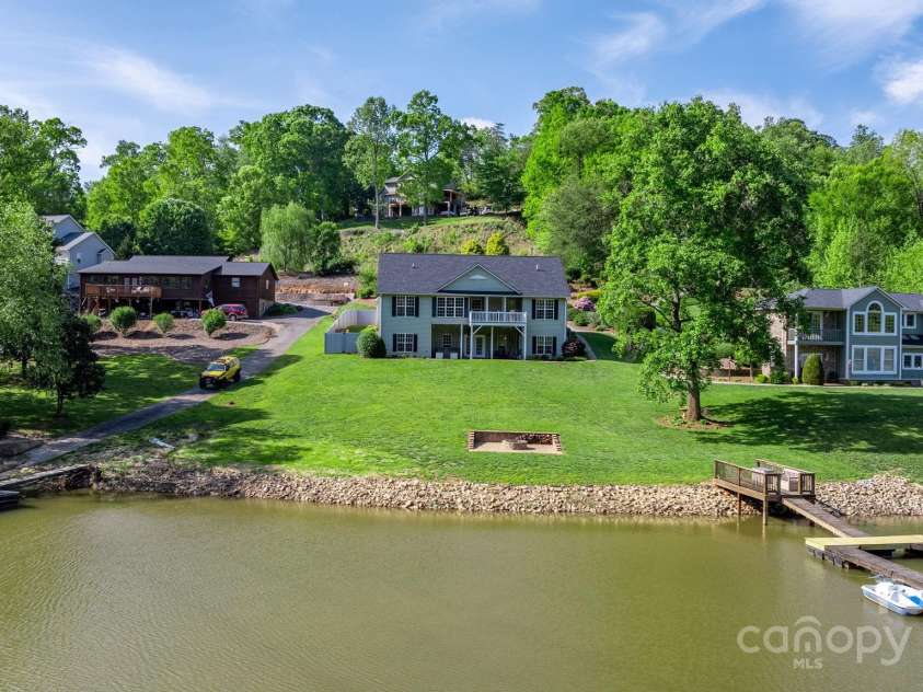 892 Plantation Drive, Marion, NC 28752.  MLS# CAR4228017, YatesRealty ID 13610. 