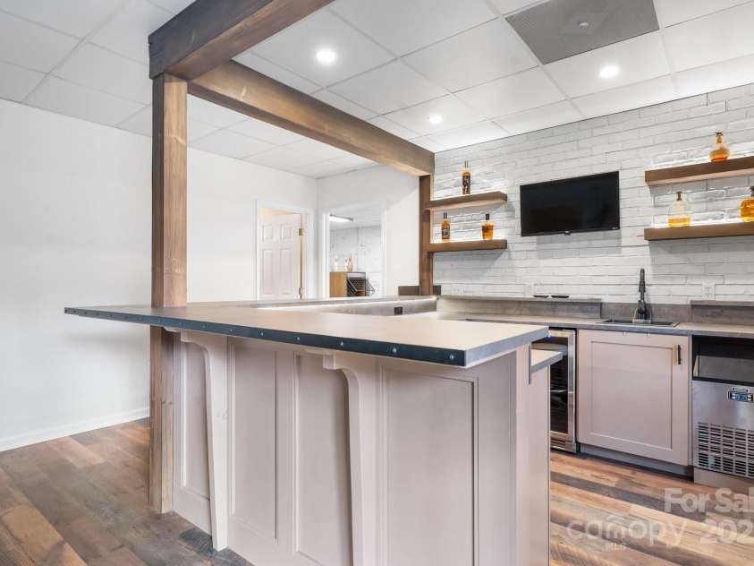 892 Plantation Drive, Marion, NC 28752.  MLS# CAR4228017, YatesRealty ID 13610. 