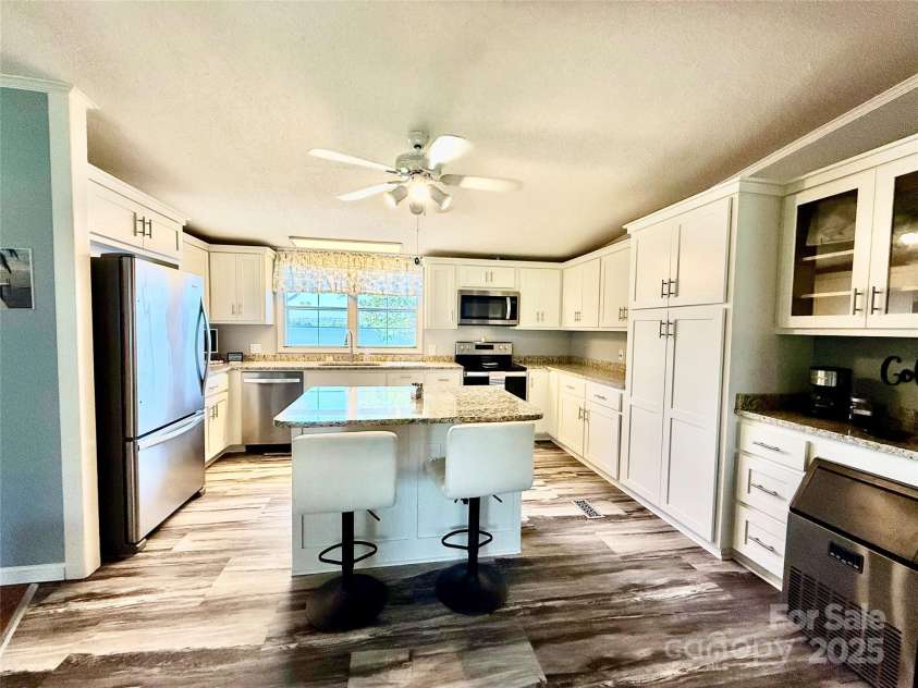 37 Suede Lane, Ridgeway, SC 29130.  MLS# CAR4249636, YatesRealty ID 13612. 