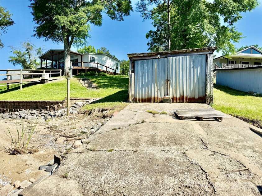37 Suede Lane, Ridgeway, SC 29130.  MLS# CAR4249636, YatesRealty ID 13612. 