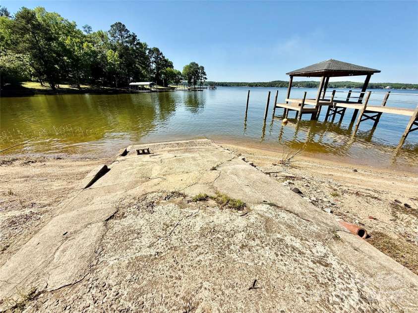 37 Suede Lane, Ridgeway, SC 29130.  MLS# CAR4249636, YatesRealty ID 13612. 