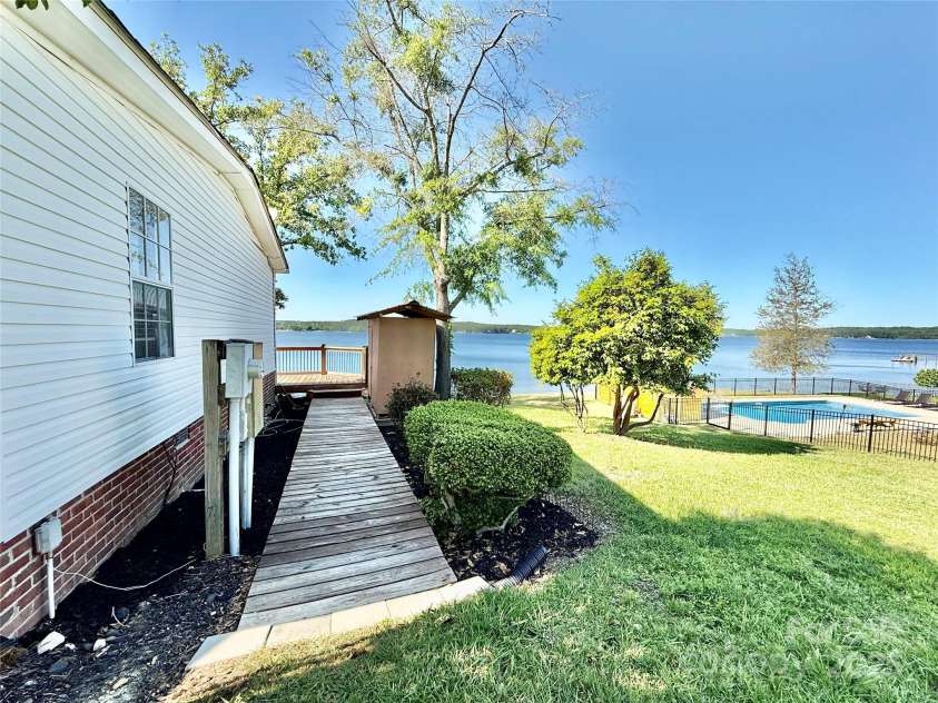 37 Suede Lane, Ridgeway, SC 29130.  MLS# CAR4249636, YatesRealty ID 13612. 