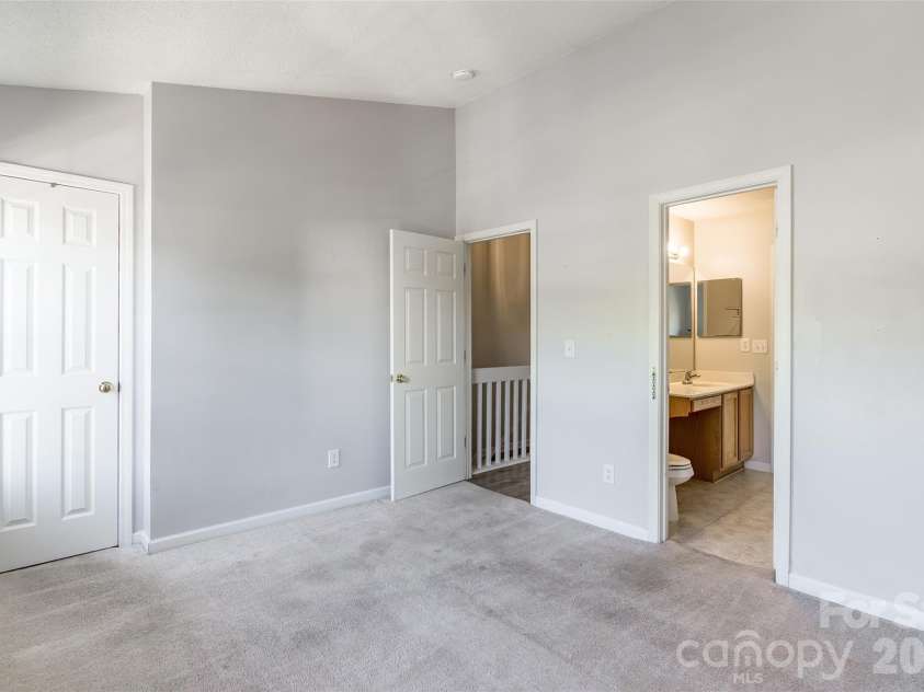 4024 Ashby Lane, Fort Mill, SC 29707.  MLS# CAR4370486, YatesRealty ID 13615. 