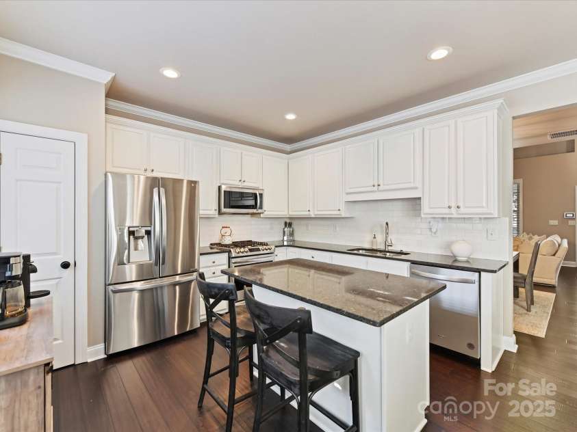 4407 Coventry Row Court, Charlotte, NC 28270.  MLS# CAR4244073, YatesRealty ID 13615. Kitchen view 2