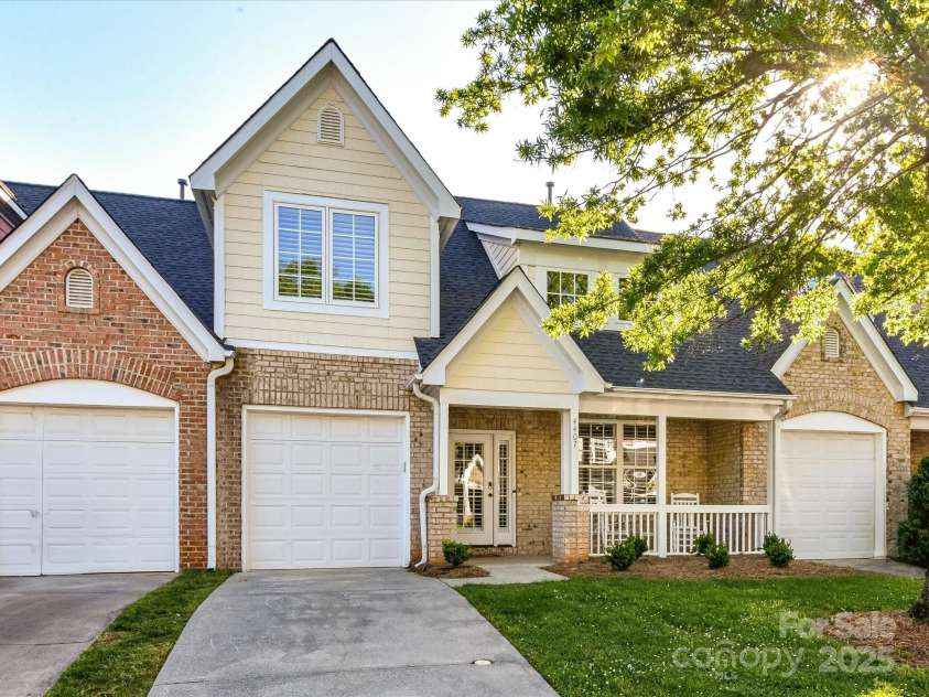 4407 Coventry Row Court, Charlotte, NC 28270.  MLS# CAR4244073, YatesRealty ID 13615. Welcome Home!