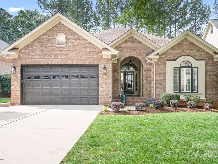 17408 Summer Place Drive, Cornelius, NC 28031.  MLS# CAR4247461, YatesRealty ID 13616. 