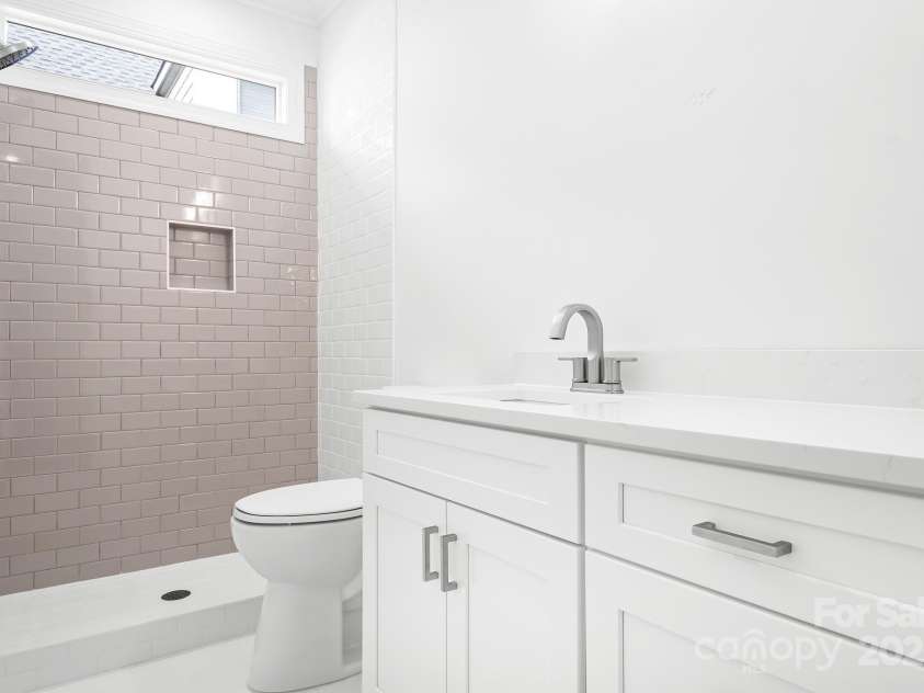 17408 Summer Place Drive, Cornelius, NC 28031.  MLS# CAR4247461, YatesRealty ID 13616. 