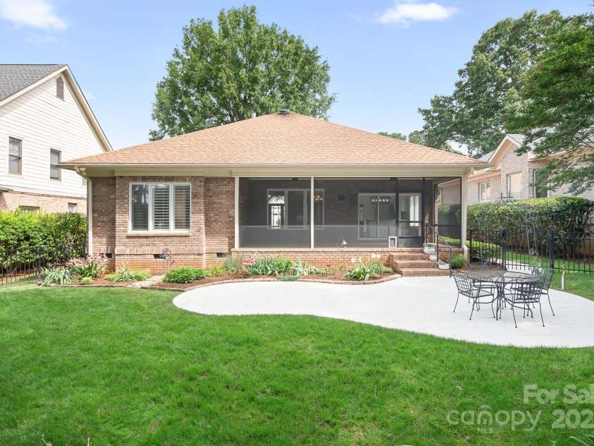 17408 Summer Place Drive, Cornelius, NC 28031.  MLS# CAR4247461, YatesRealty ID 13616. 