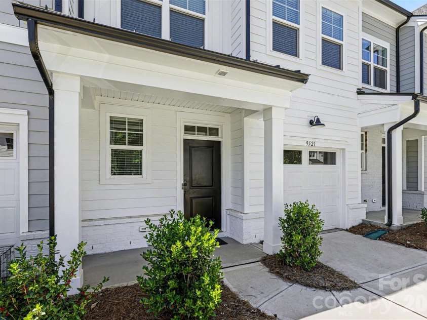 9521 Munsing Drive, Charlotte, NC 28269.  MLS# CAR4390189, YatesRealty ID 13617. 