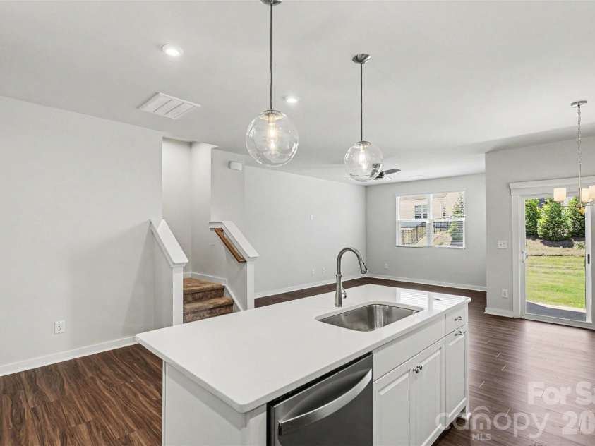 9521 Munsing Drive, Charlotte, NC 28269.  MLS# CAR4390189, YatesRealty ID 13617. 