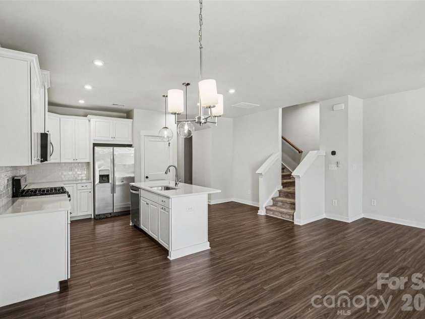 9521 Munsing Drive, Charlotte, NC 28269.  MLS# CAR4390189, YatesRealty ID 13617. 