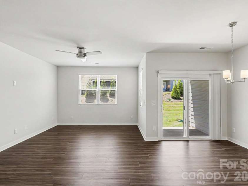9521 Munsing Drive, Charlotte, NC 28269.  MLS# CAR4390189, YatesRealty ID 13617. 