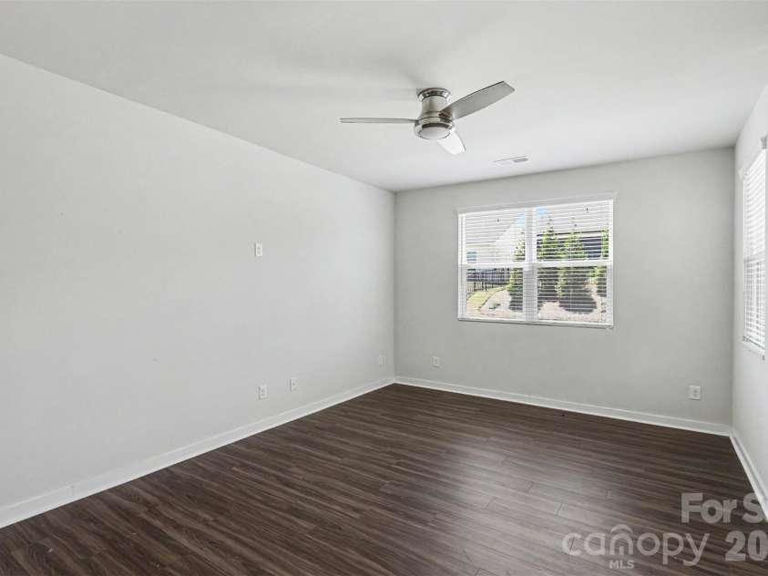 9521 Munsing Drive, Charlotte, NC 28269.  MLS# CAR4390189, YatesRealty ID 13617. 