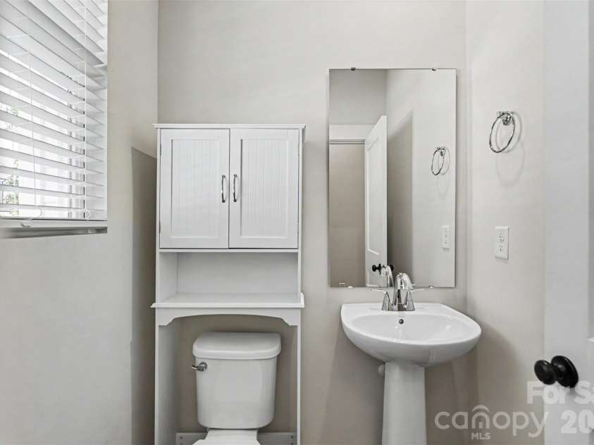 9521 Munsing Drive, Charlotte, NC 28269.  MLS# CAR4390189, YatesRealty ID 13617. 