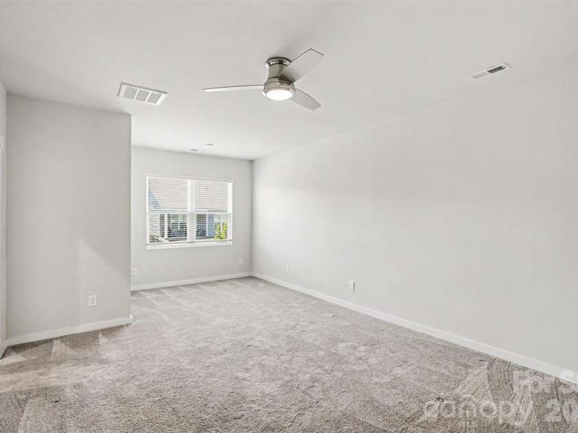 9521 Munsing Drive, Charlotte, NC 28269.  MLS# CAR4390189, YatesRealty ID 13617. 