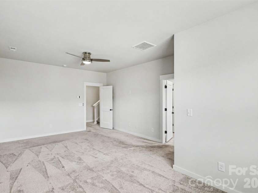 9521 Munsing Drive, Charlotte, NC 28269.  MLS# CAR4390189, YatesRealty ID 13617. 