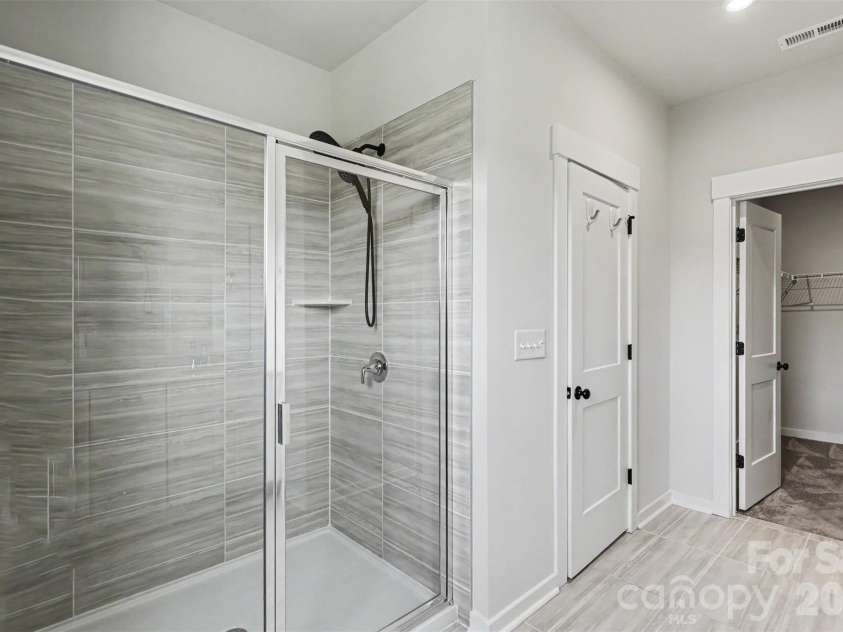 9521 Munsing Drive, Charlotte, NC 28269.  MLS# CAR4390189, YatesRealty ID 13617. 